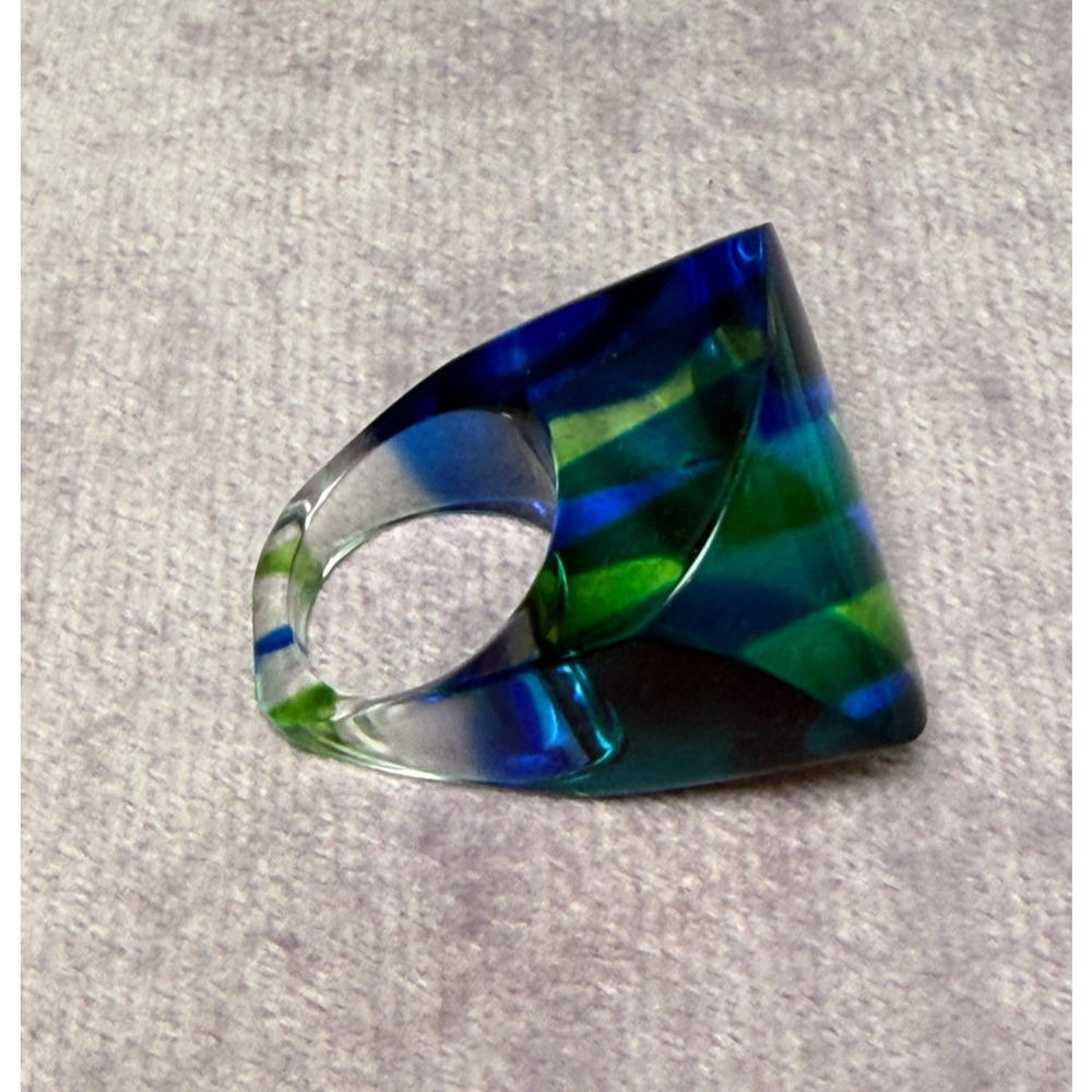 Mod Lucite Dome Ring Vintage 60s Green Yellow Blue Square Pop Art MCM Size 5.5 - Picture 8 of 10